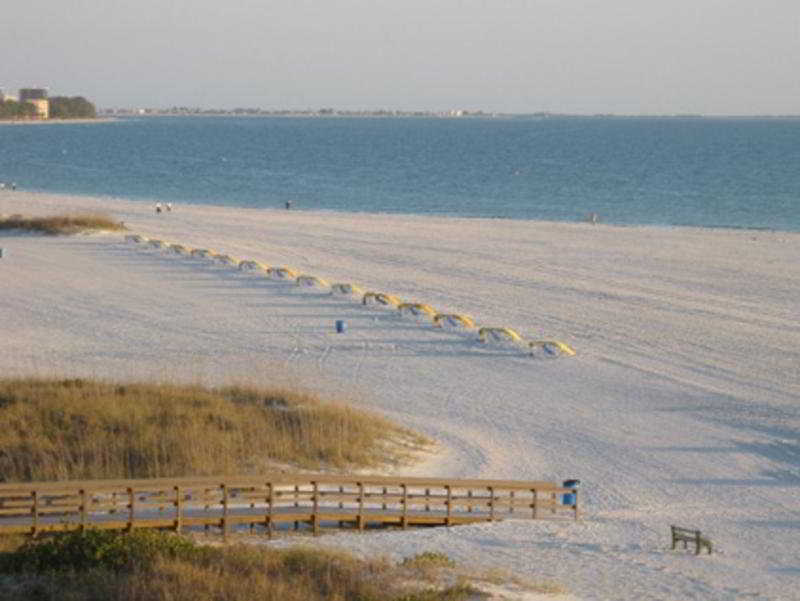 Sunset Vistas Two Bedroom Beachfront Suites St. Pete Beach Facilités photo